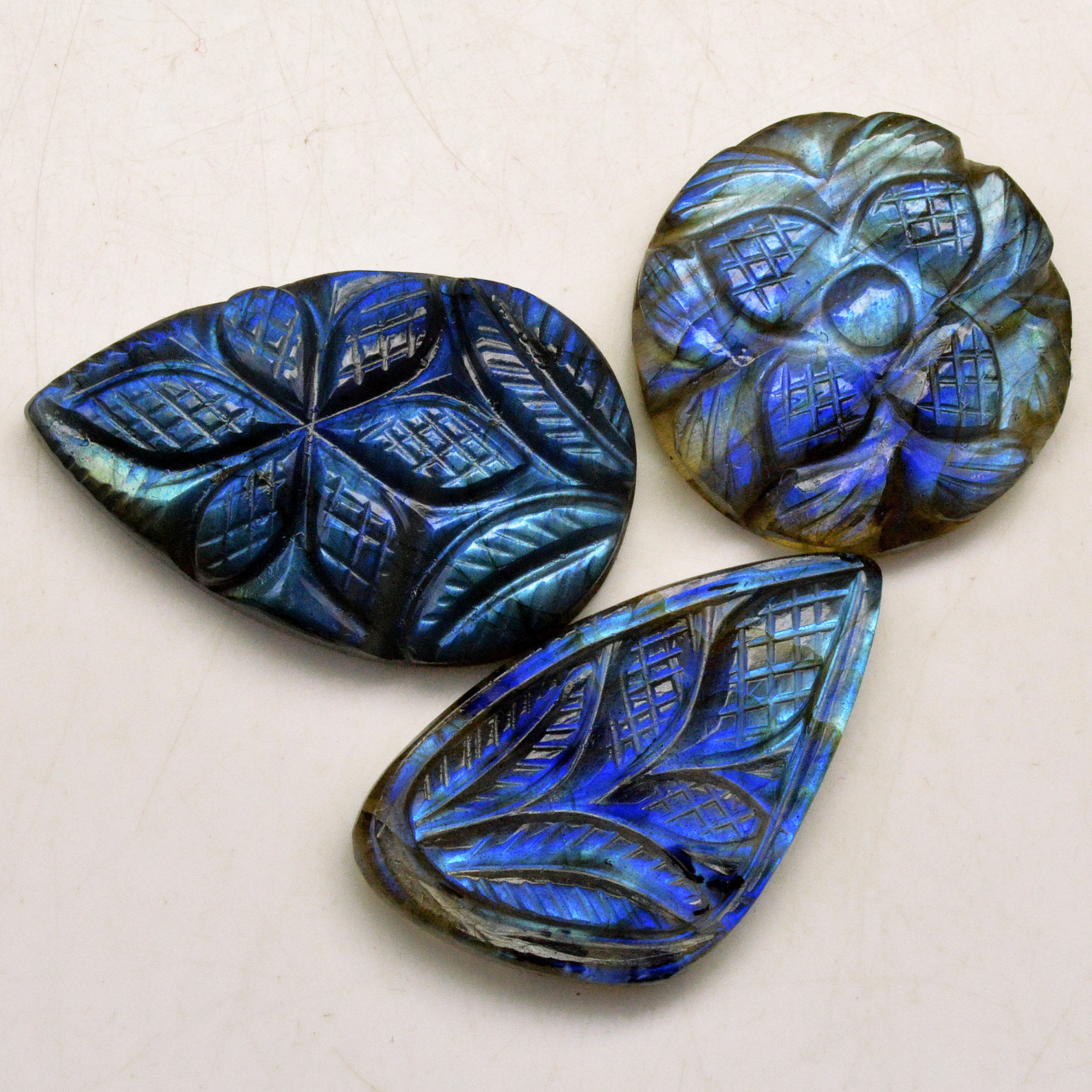 3 Pcs 110 Cts Natural Labradorite Carved Cabochon Blue Flashy Labradorite Carving Gemstone Mix Shape Loose Gemstone Flat Back Labradorite 35x22 25x25mm 13661